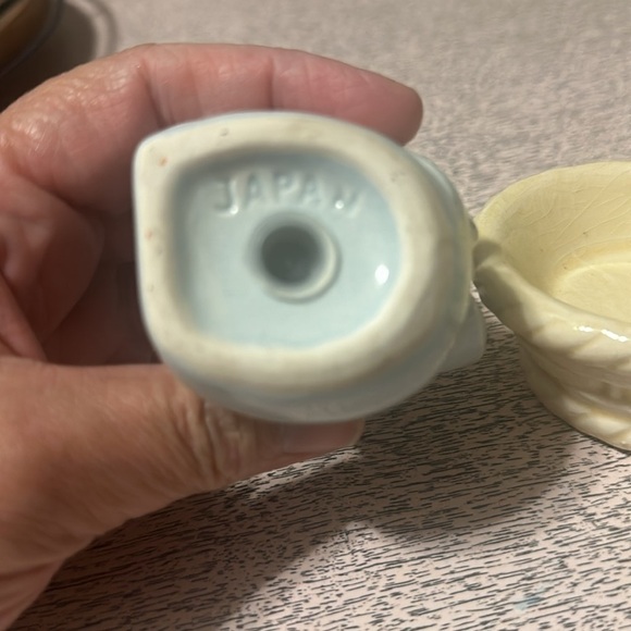 Vintage Elephant‎ Salt and Pepper in a basket - Picture 6 of 8